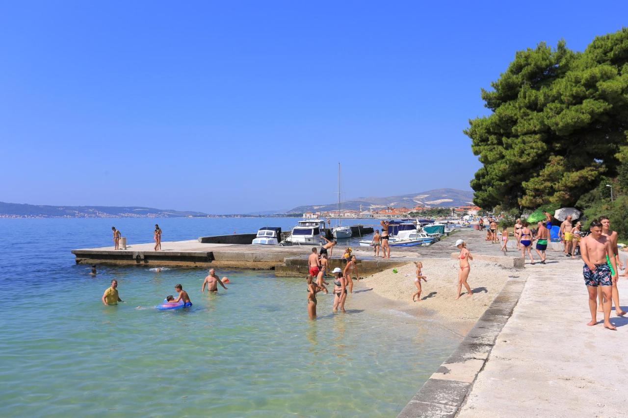 Apartments With A Parking Space Kastel Luksic, Kastela - 22071 Exterior photo